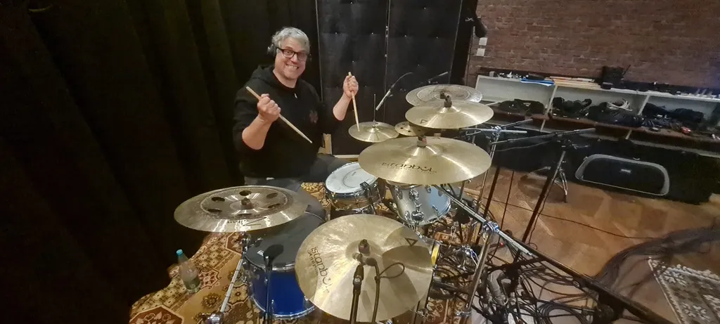 Enregistrement de la batterie de l'album au Studio Vulcain : Alex à la moulinette !